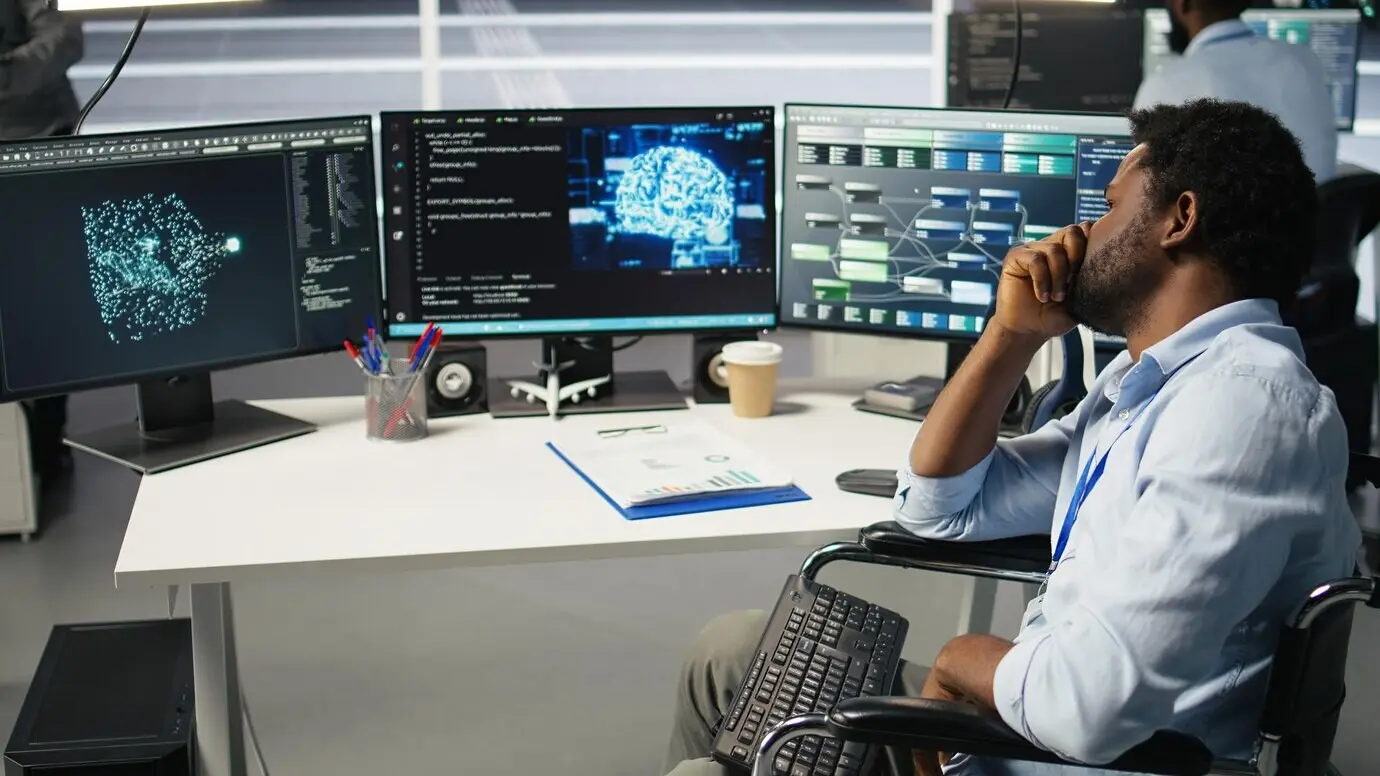 Инженер с параплегией в центре обработки данных испытывает раздражение из-за медленной работы ПО для узлового дерева ИИ.